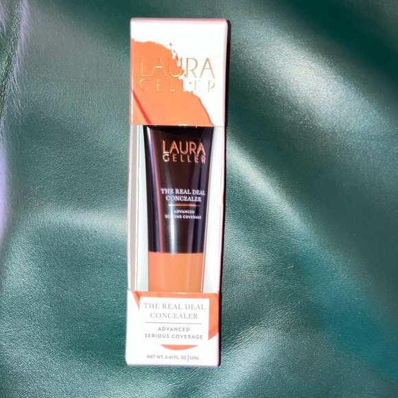 Laura Geller concealer - Picture 1 of 5